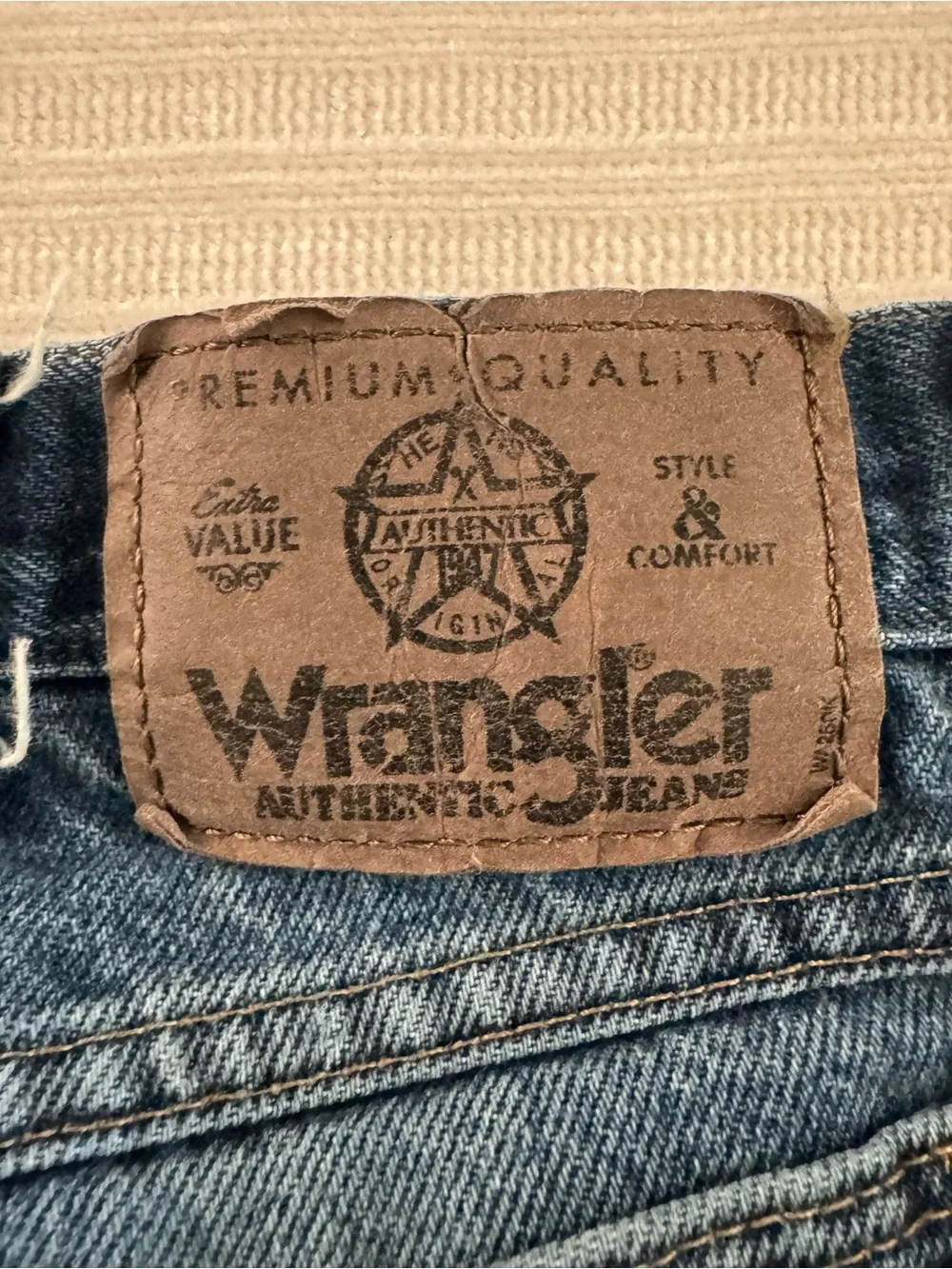 Wrangler Men's Blue Straight-Leg Jeans